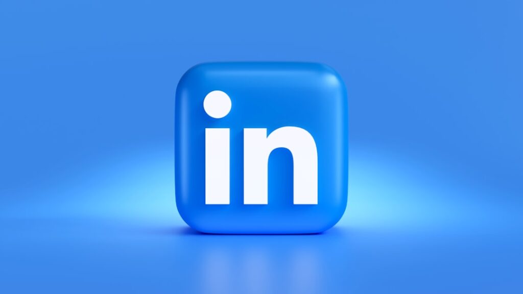 LinkedIn carousels export at 1080×1080—here's the workaround